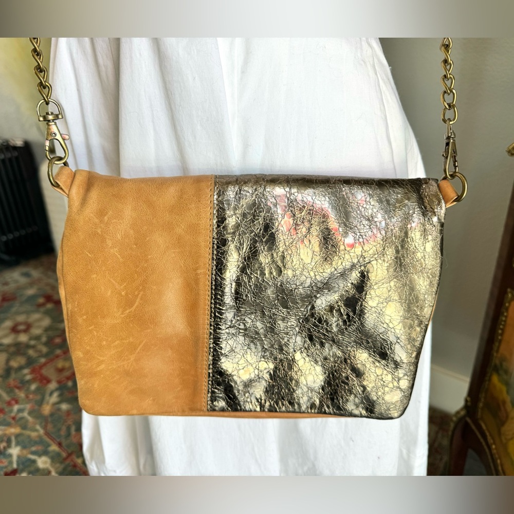 Schuler and Sons Leather Chain Strap Crossbody Bag - Picture 3 of 10